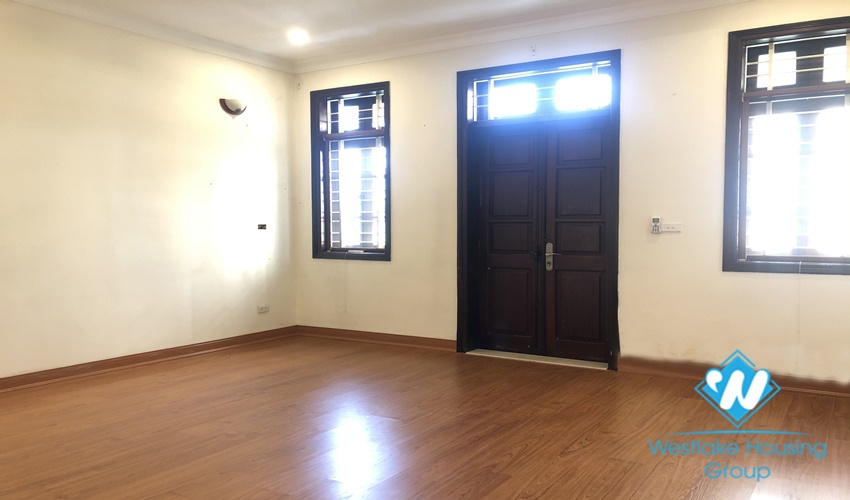 4 bedroom unfurnished house for rent near Unis